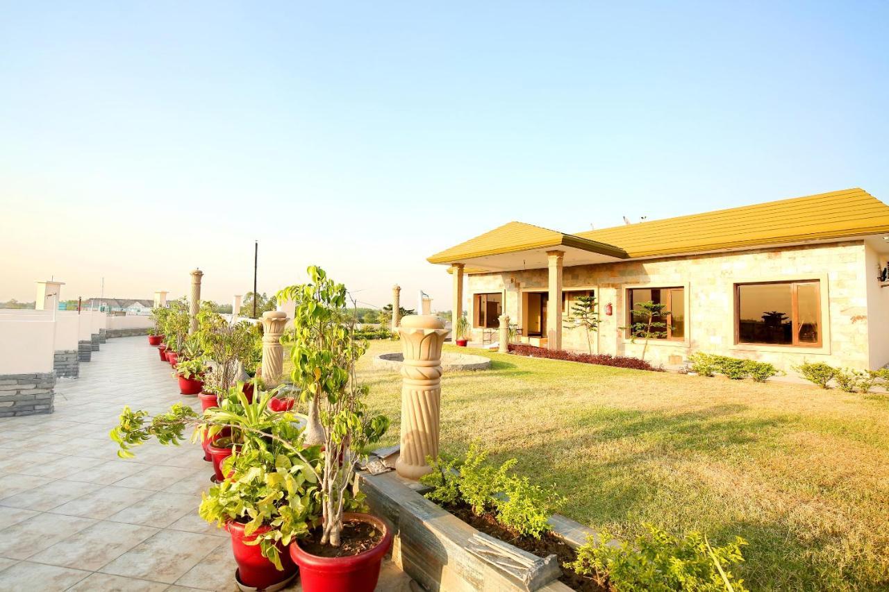 Shāhpur Oyo Flagship Armaan Resort מראה חיצוני תמונה