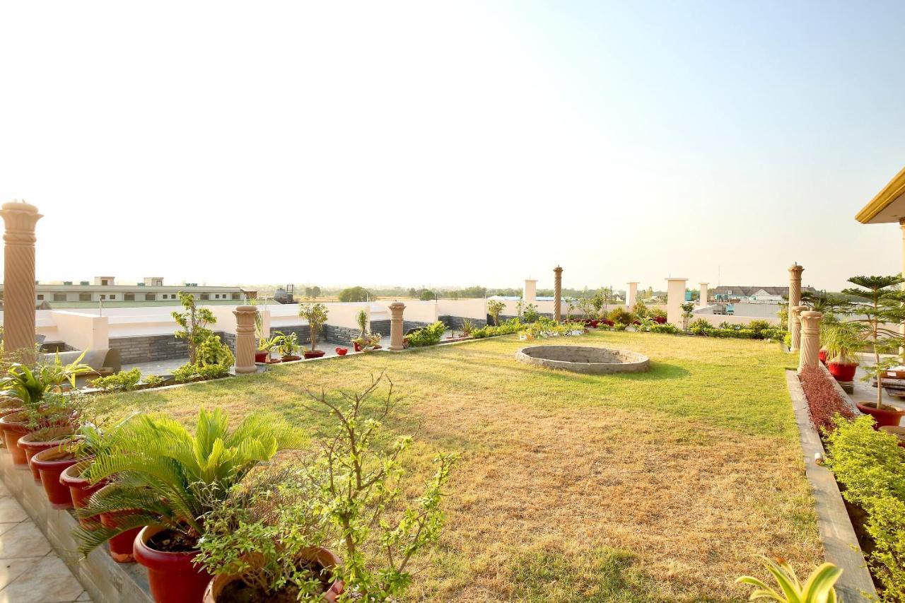 Shāhpur Oyo Flagship Armaan Resort מראה חיצוני תמונה